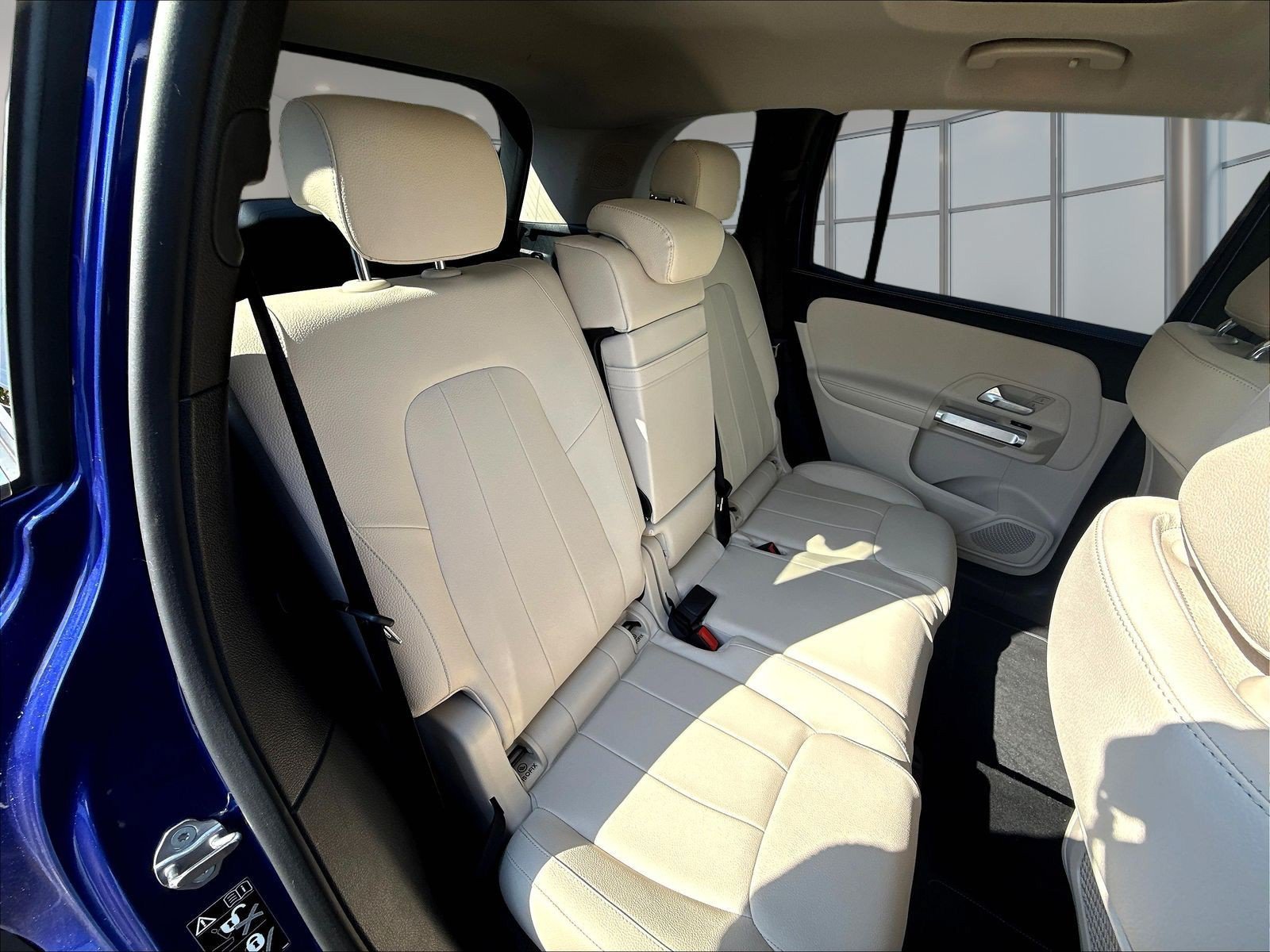 Used 2022 Galaxy Blue Metallic Mercedes-Benz GLB 250 image 27