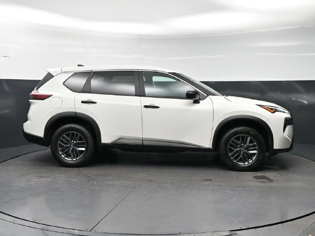 Used 2024 Glacier White Nissan S image 4