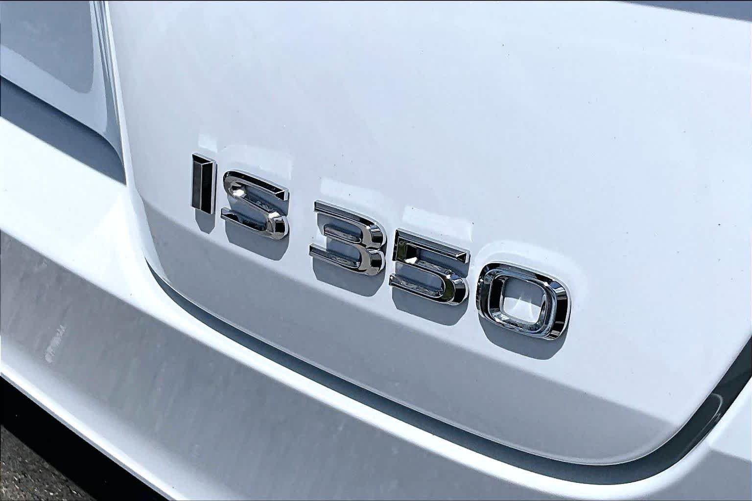 Used 2025 Ultra White Lexus F SPORT Design image 10
