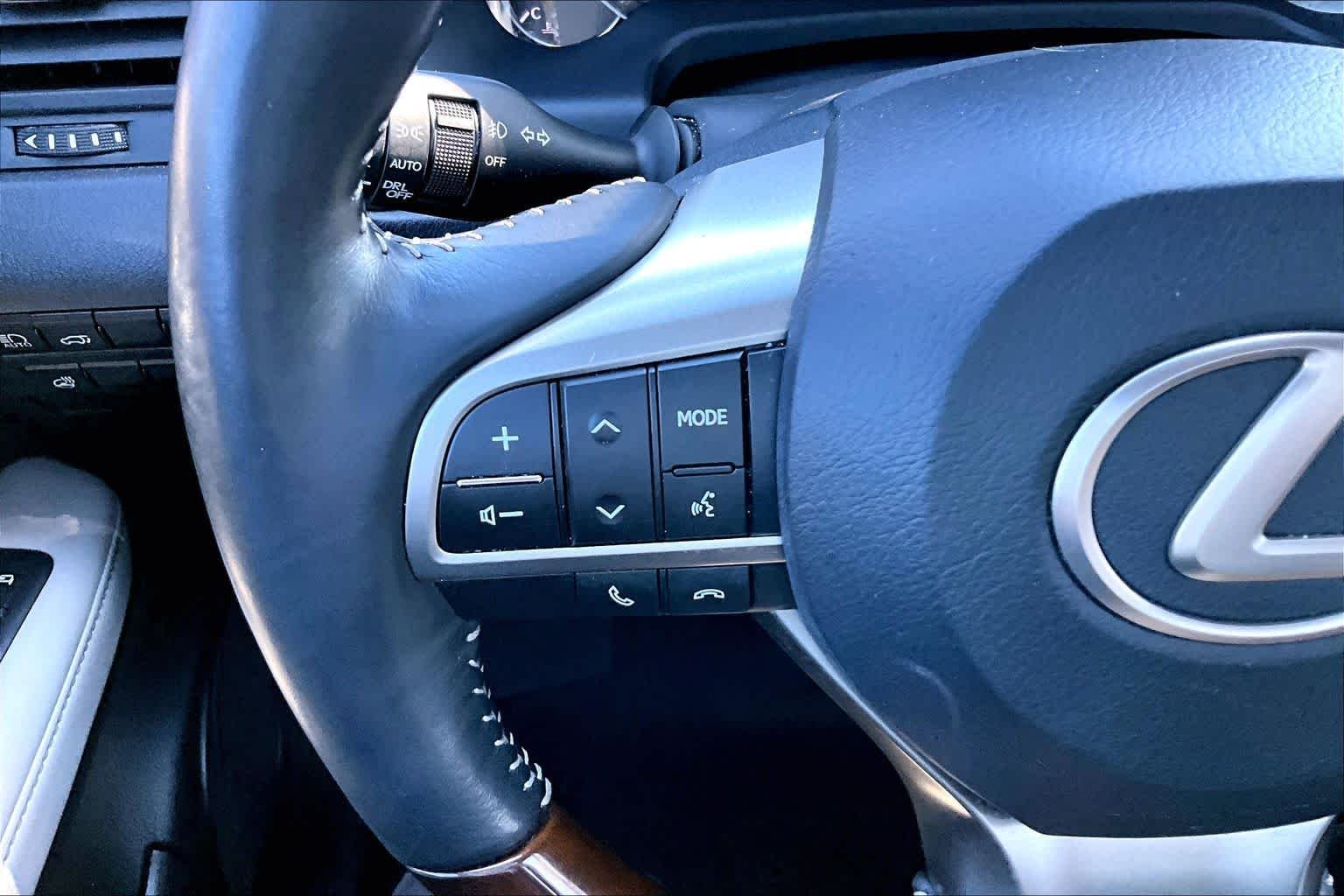 Used 2019 Silver Lining Metallic Lexus Premium image 22