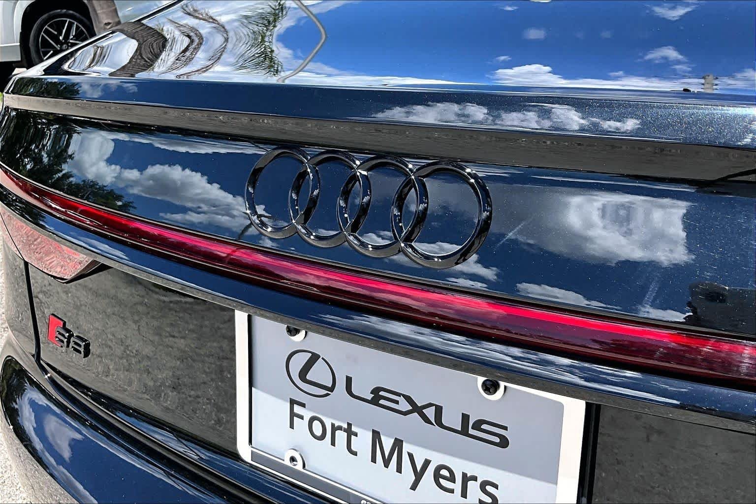 Used 2022 Mythos Black Metallic Audi  image 31