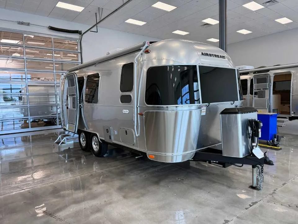 New 2026 SILVER AIRSTREAM  image 4