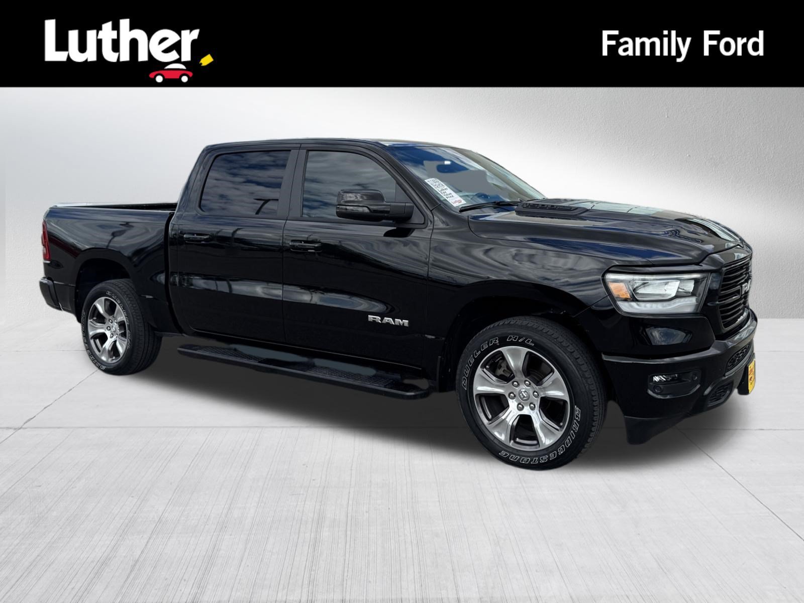 2024 RAM 1500 Laramie 4x4 Crew Cab 5'7's photo