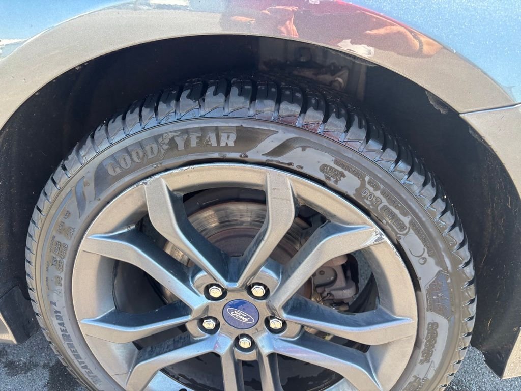Used 2018 Magnetic Ford S image 9