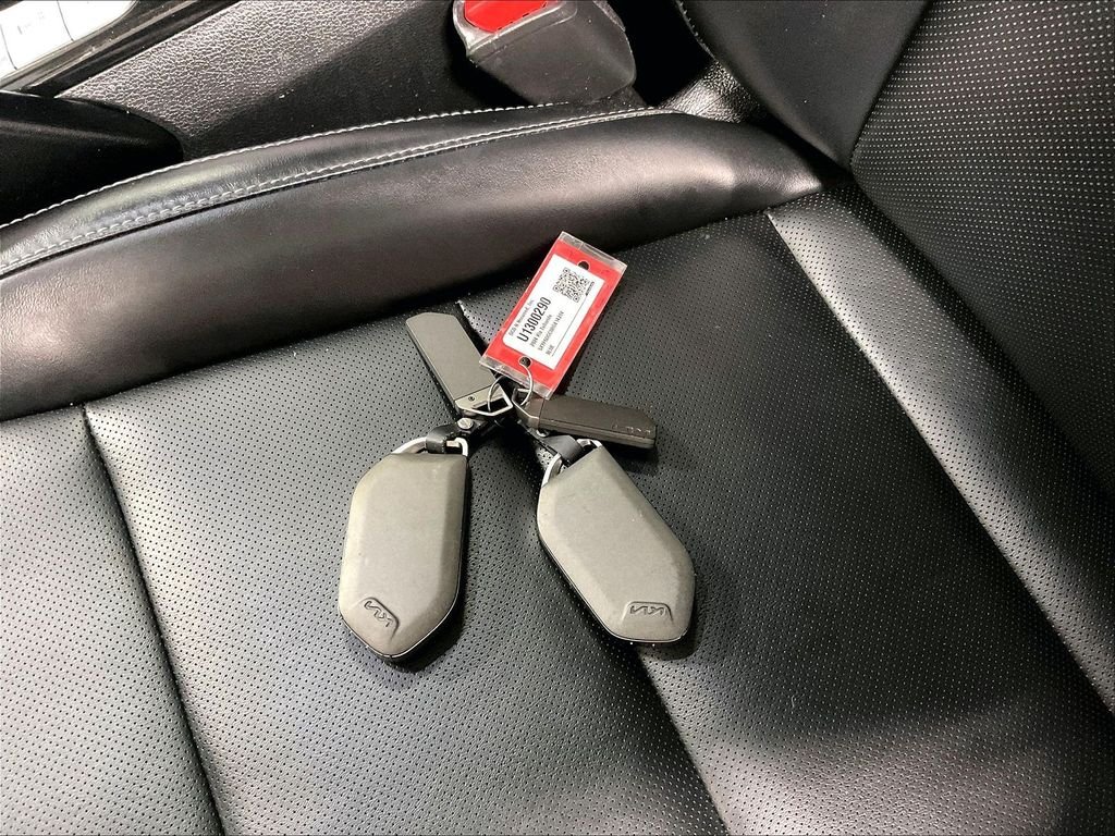 Used 2024 Black Kia S image 31