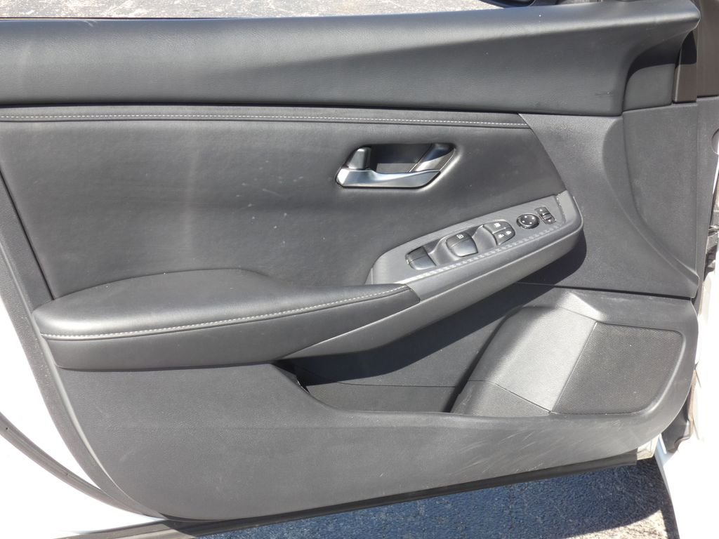 Used 2024 White Nissan SV image 9
