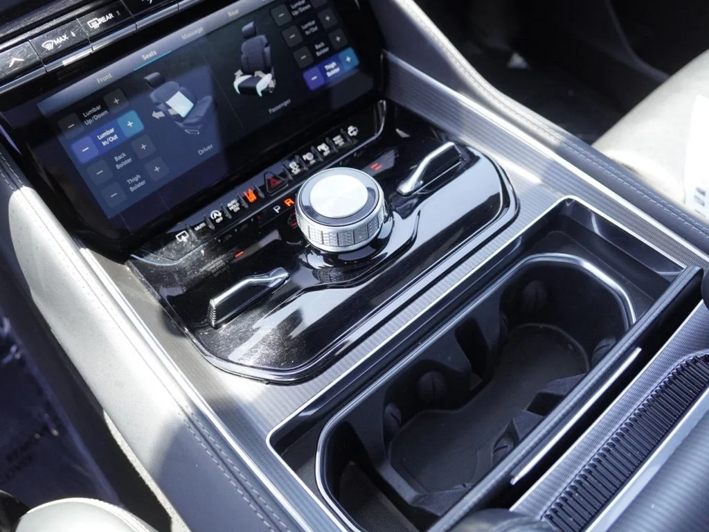 2024 Jeep Grand Wagoneer L Series II - Photo 17