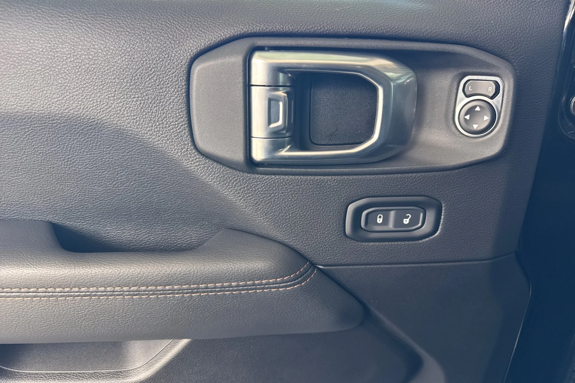 2023 Jeep Wrangler 4-Door Rubicon 392 - Photo 14
