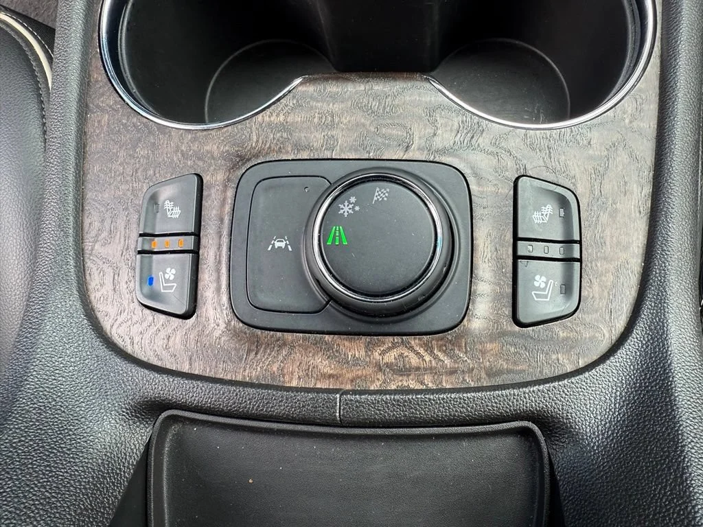 Used 2023 Summit White GMC Denali image 30