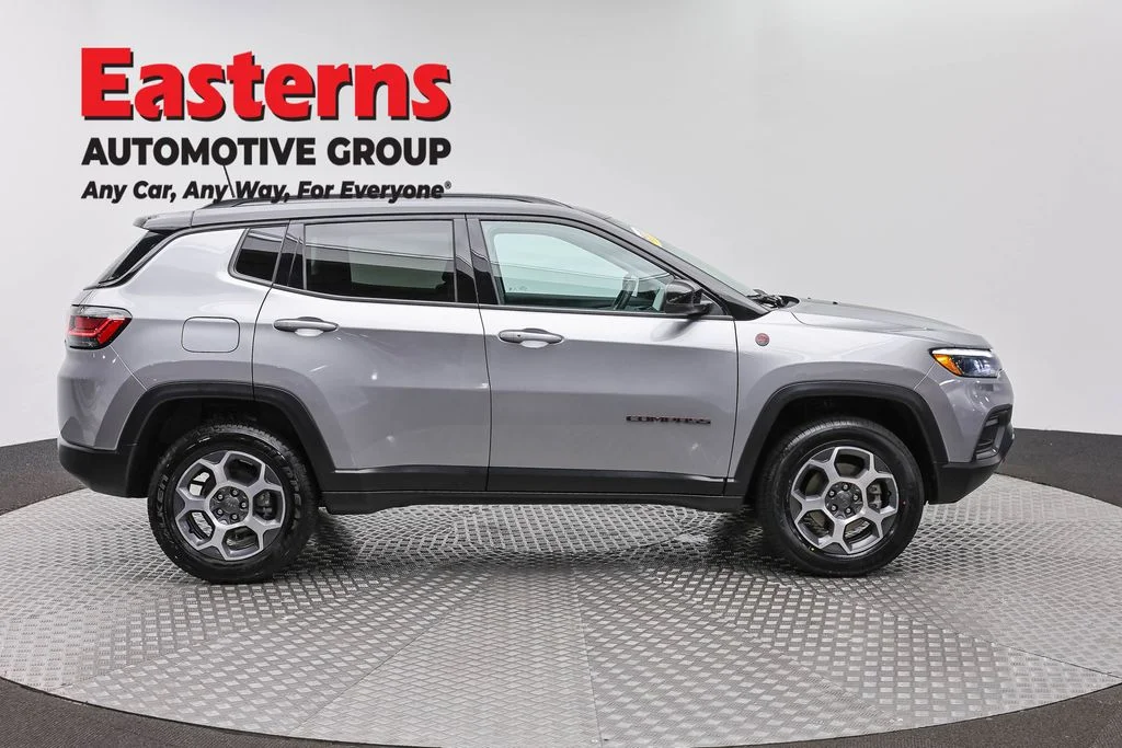 Used 2022 Silver Jeep Trailhawk image 4