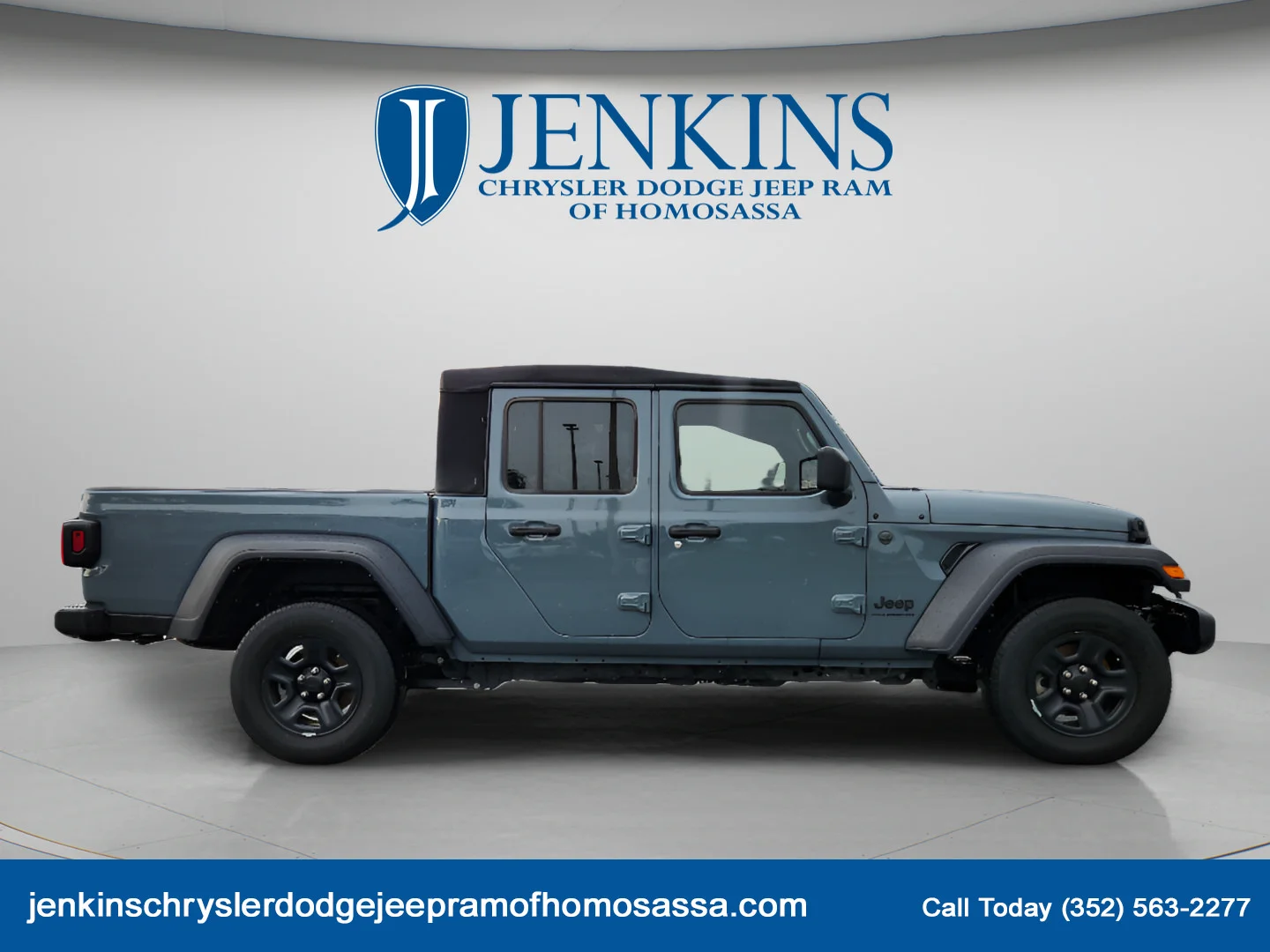 Used 2024 Anvil Clear Coat Jeep Sport image 3