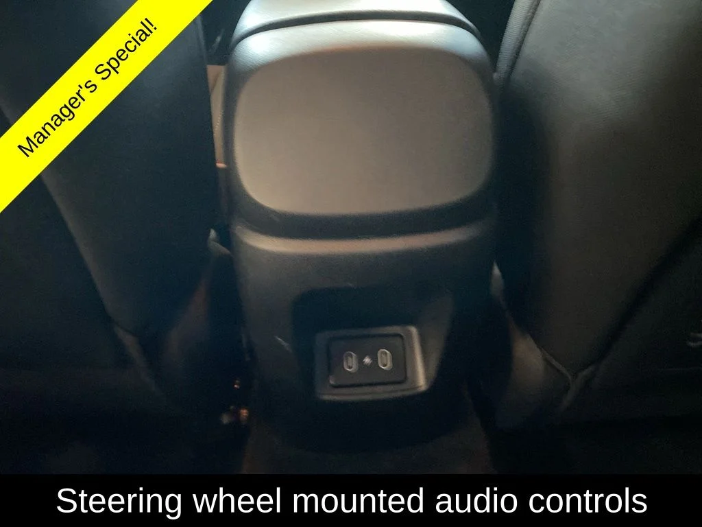 Used 2025 Red Hyundai SEL Convenience image 13