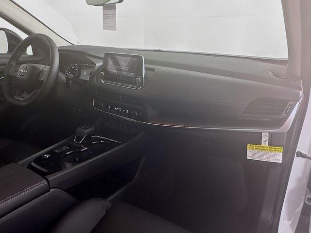 New 2026 Everest White Pearl TriCoat Nissan Dark Armor™ image 30