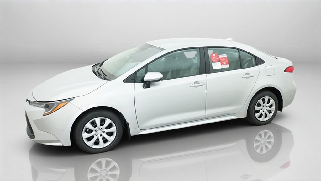 New 2027 Classic Silver Metallic Toyota LE image 3