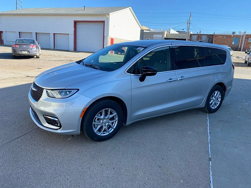 2026 Chrysler Pacifica Select - Photo 7