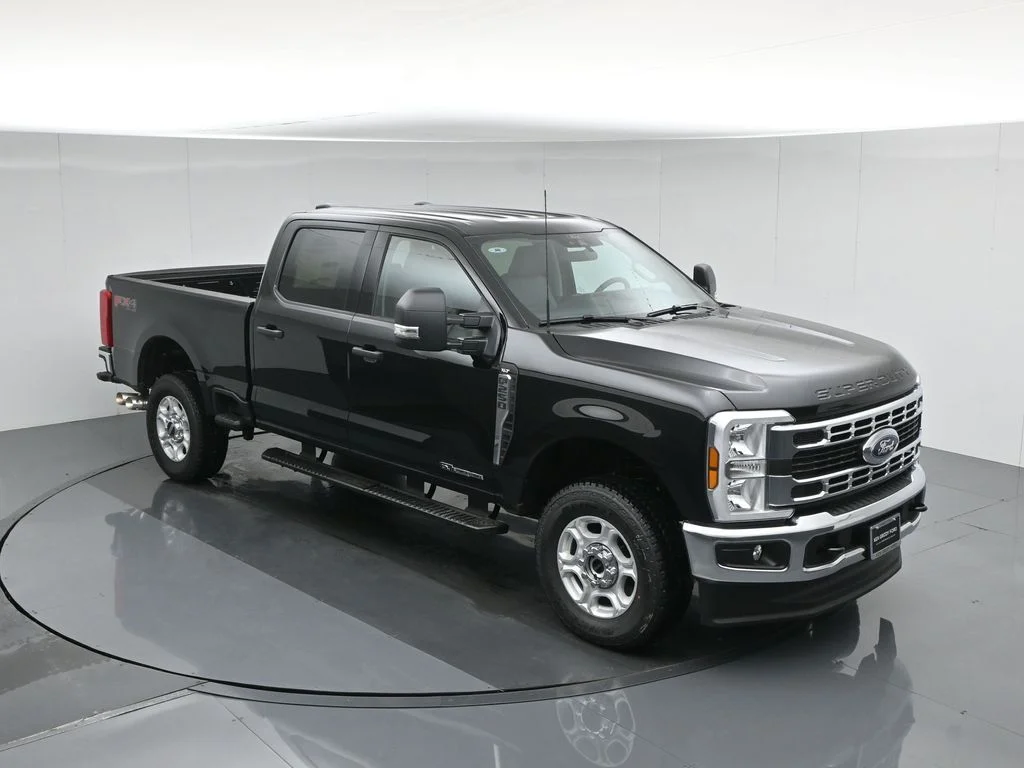 New 2026 Agate Black Metallic Ford XLT image 38