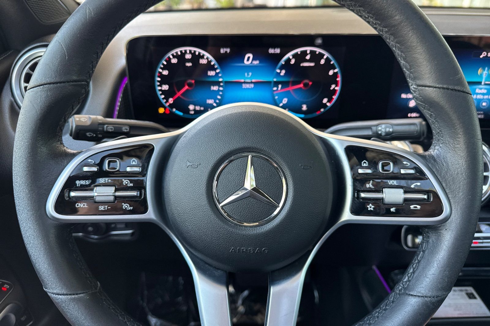 Used 2022 White Mercedes-Benz GLB 250 image 21