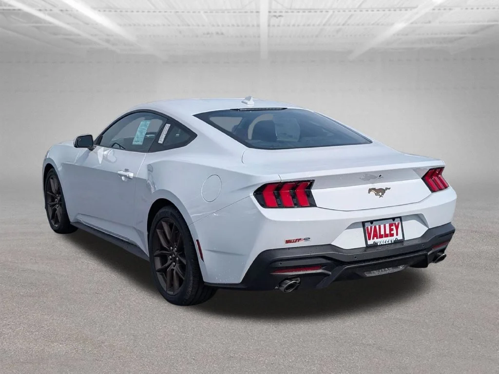 New 2026 Oxford White Ford EcoBoost® Fastback image 9