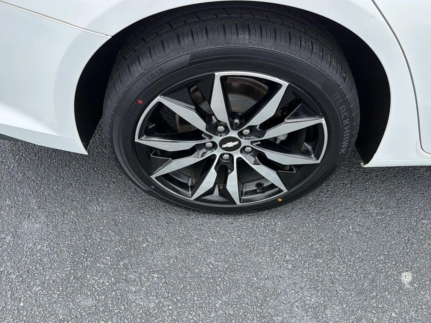 Used 2018 Summit White Chevrolet LT image 35
