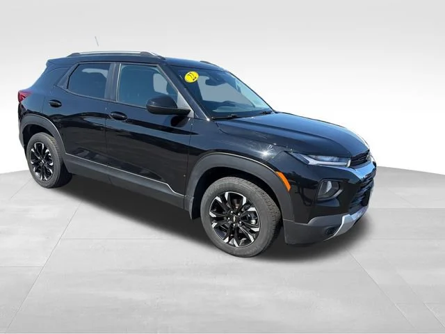 Used 2022 Mosaic Black Metallic Chevrolet LT image 9