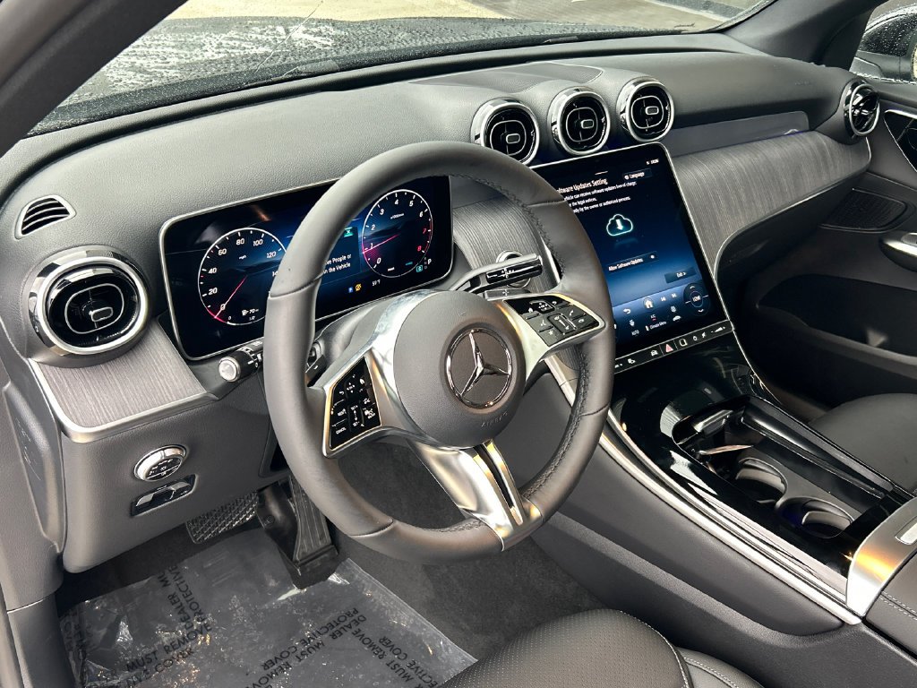 New 2027 Black Mercedes-Benz GLC 300 image 17