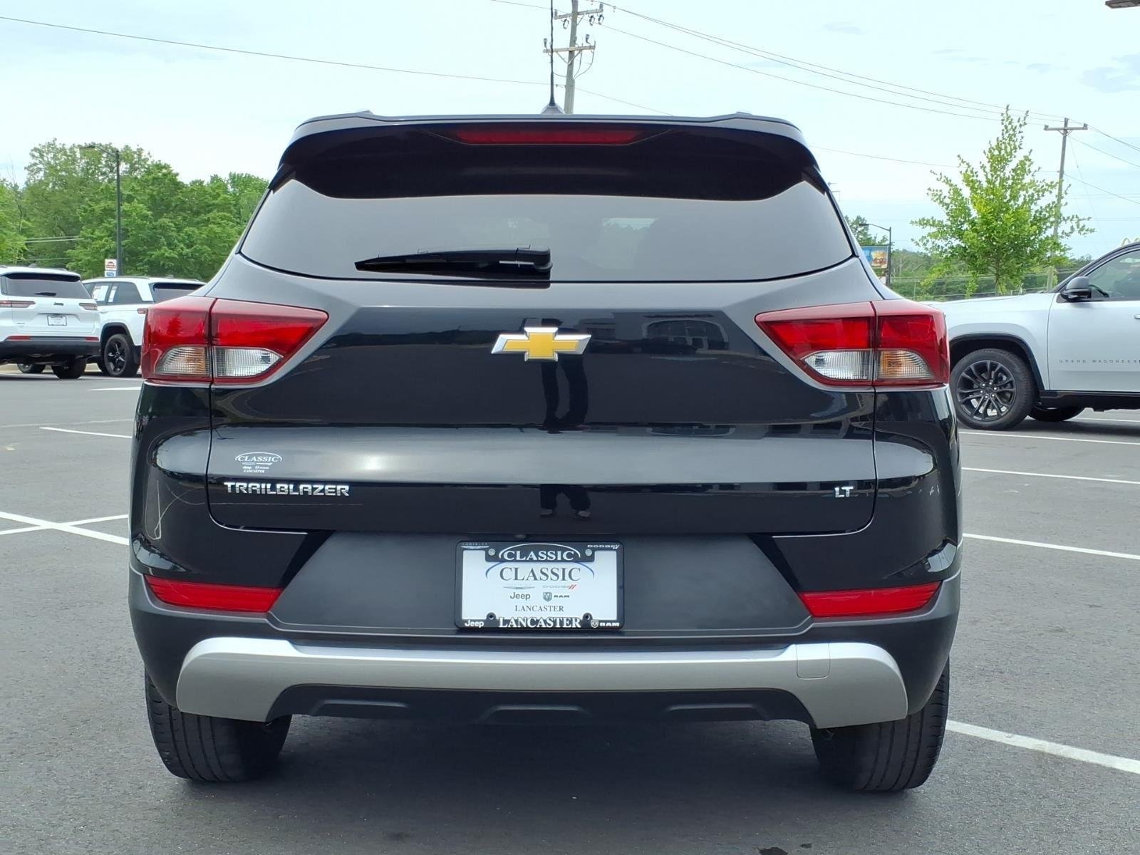 Used 2023 Mosaic Black Metallic Chevrolet LT image 15