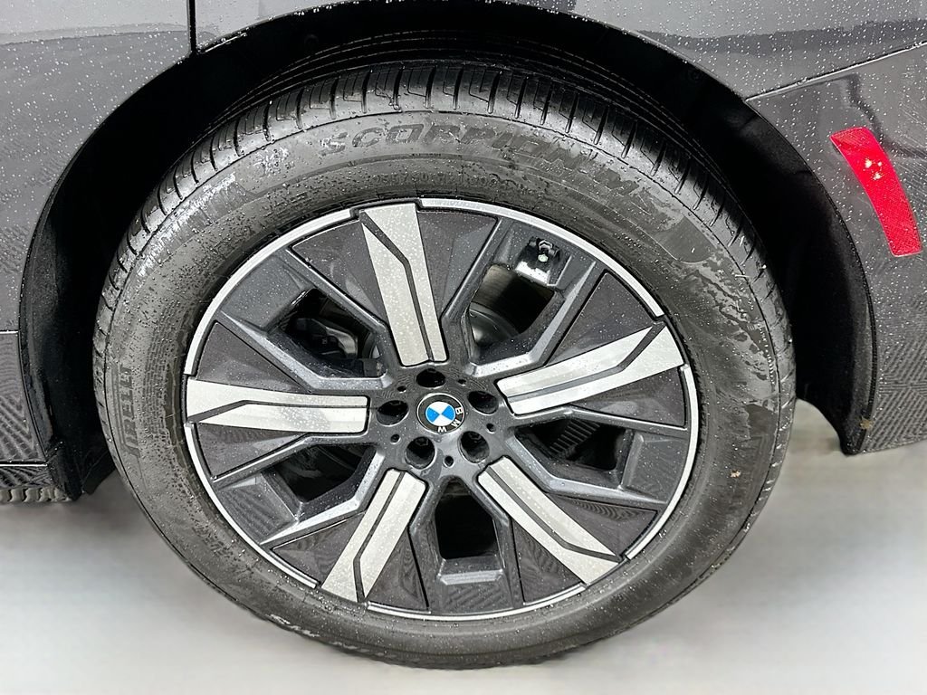 Used 2026 Dark Graphite Metallic BMW xDrive60 image 23