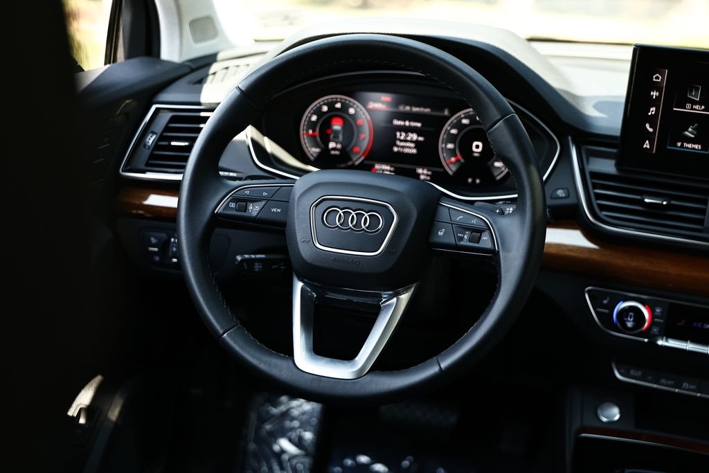 Used 2023 Florett Silver Metallic Audi 40 Premium Plus image 27