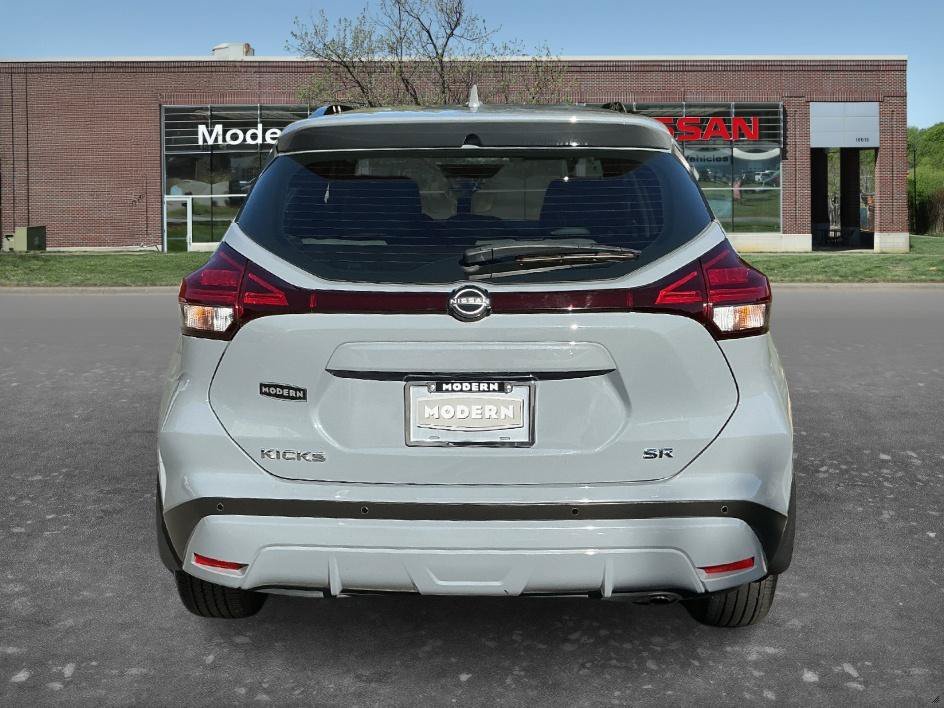 Used 2024 Boulder Gray Pearl Nissan SR image 3