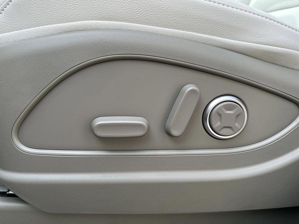 New 2026 Ecotronic Gray Pearl Hyundai Limited FWD image 10
