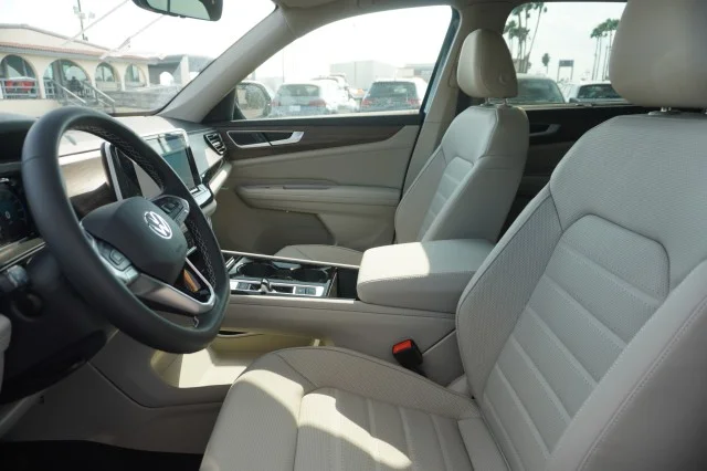 2025 Volkswagen Atlas SEL - Photo 18