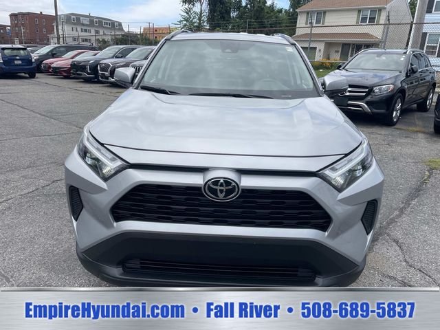 Used 2025 Silver Sky Metallic Toyota XLE image 11