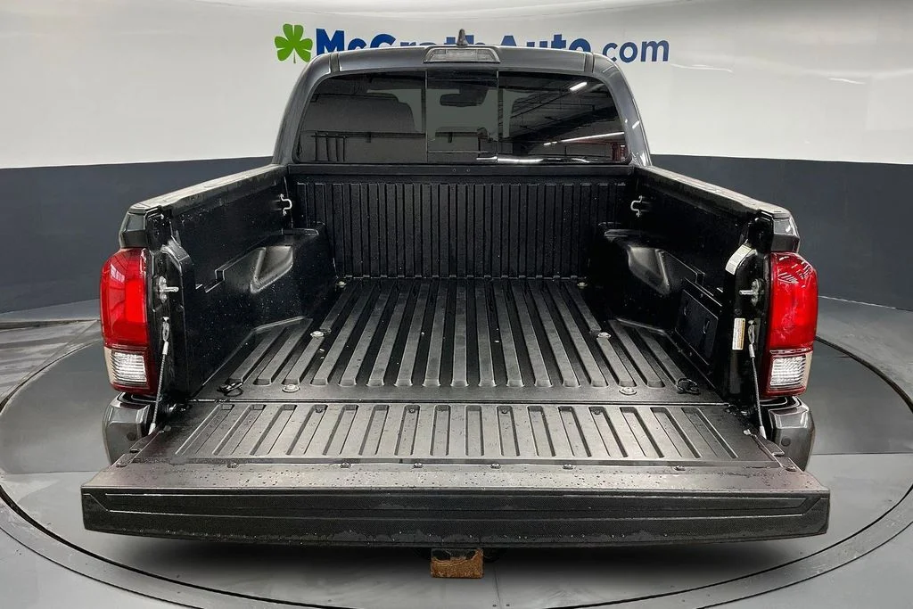 Used 2022 Gray Toyota SR5 image 22