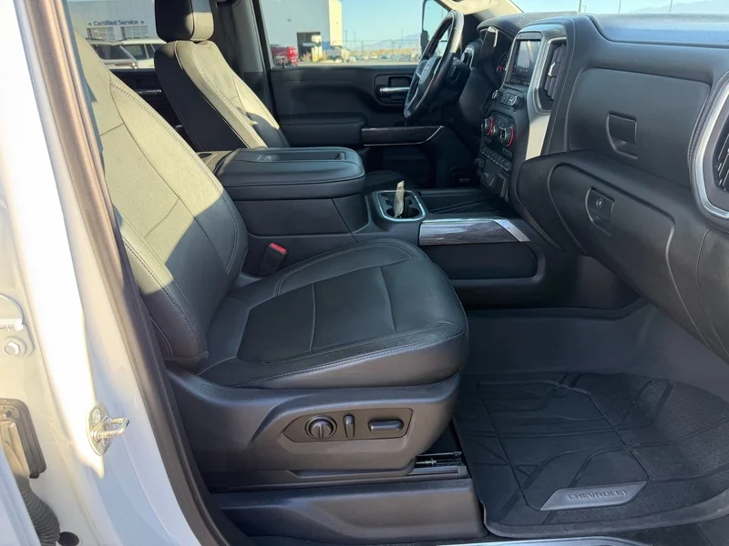 Used 2020 SUMMIT WHITE Chevrolet LTZ image 20