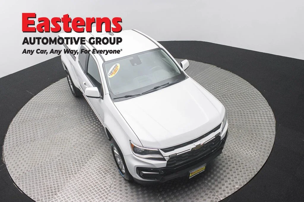 Used 2022 White Chevrolet LT image 3