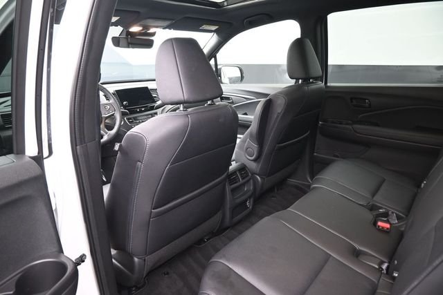Used 2023 White Honda EX-L image 23