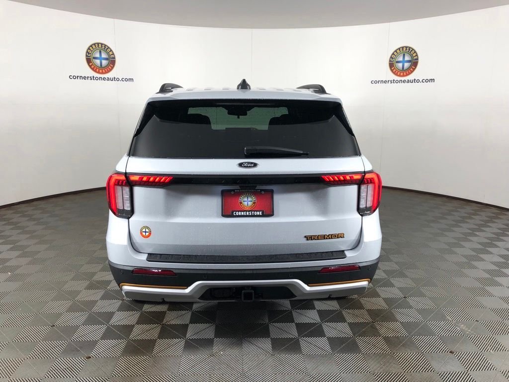 New 2026 White Ford Tremor image 19