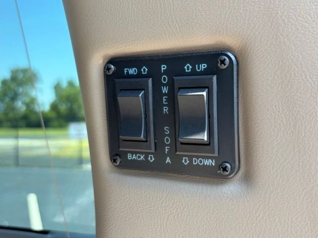 Used 2025 Special Exterior Color GMC Explorer Limited SE image 10