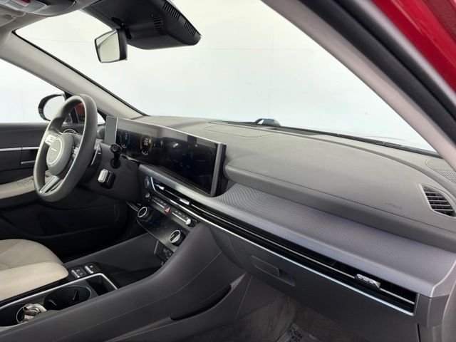 Used 2025 Red Hyundai SEL image 38