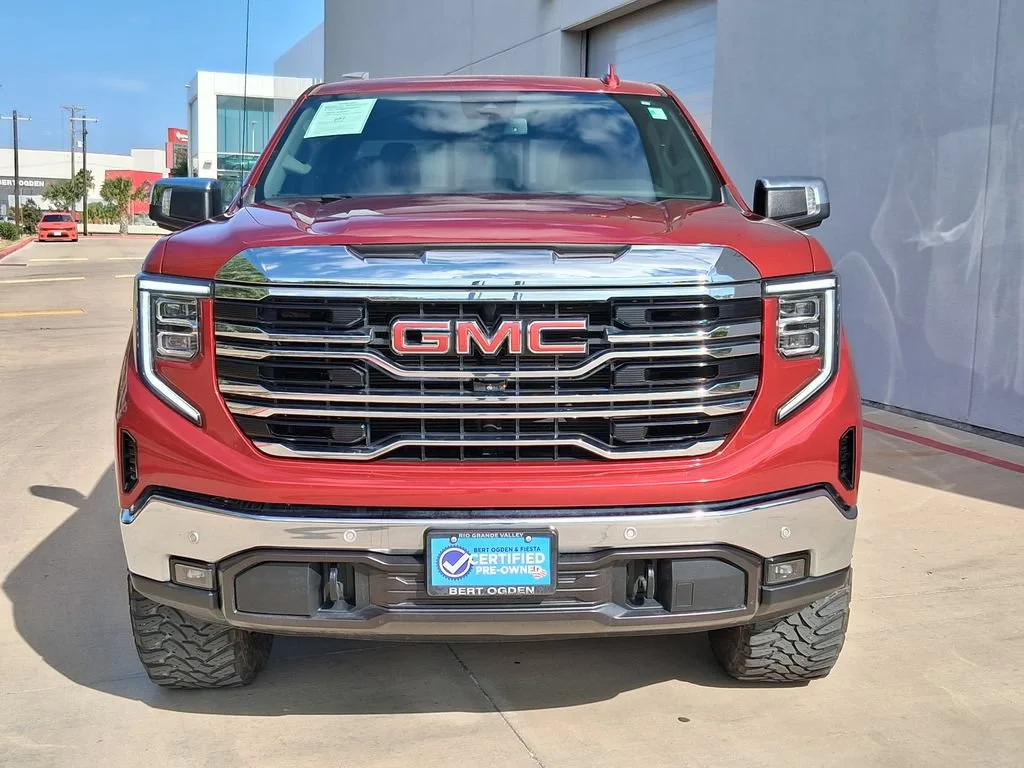 Used 2025 Volcanic Red Tintcoat GMC SLT image 3