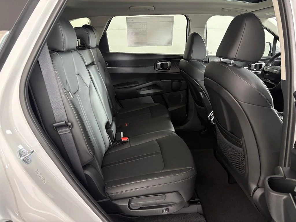 New 2026 Glacial White Pearl Kia S image 44
