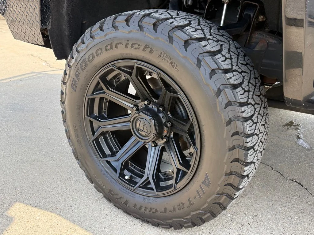 Used 2018 Black GMC Denali image 11