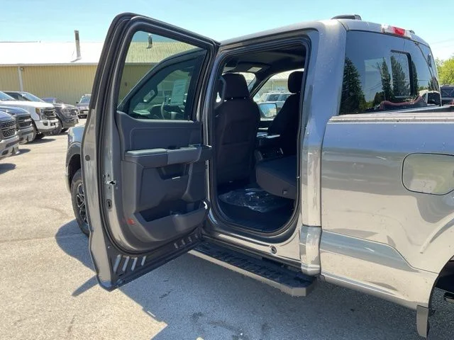 New 2026 Carbonized Gray Metallic Ford XLT image 47