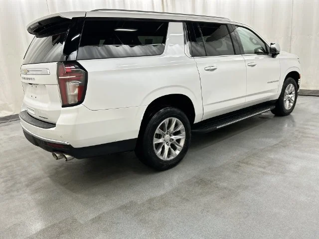 Used 2021 IRIDESCENT PEARL TRICOAT Chevrolet Premier image 4