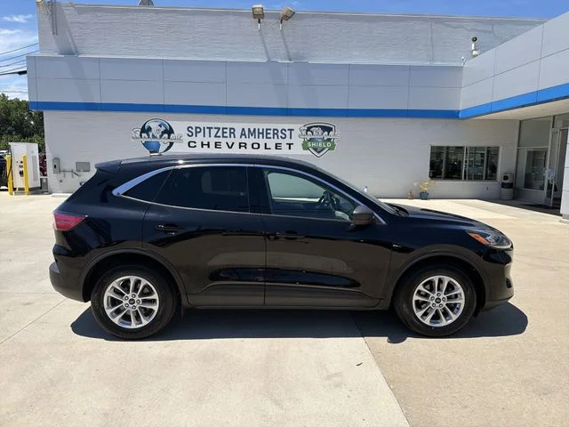 Used 2022 Black Ford SE image 11