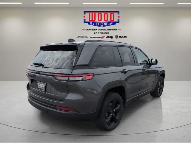 Used 2022 Baltic Gray Metallic Clearcoat Jeep Altitude image 3