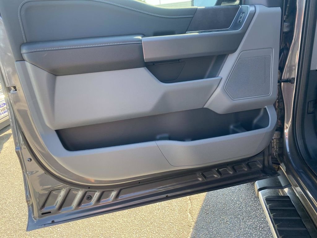 New 2026 Carbonized Gray Metallic Ford XLT image 11