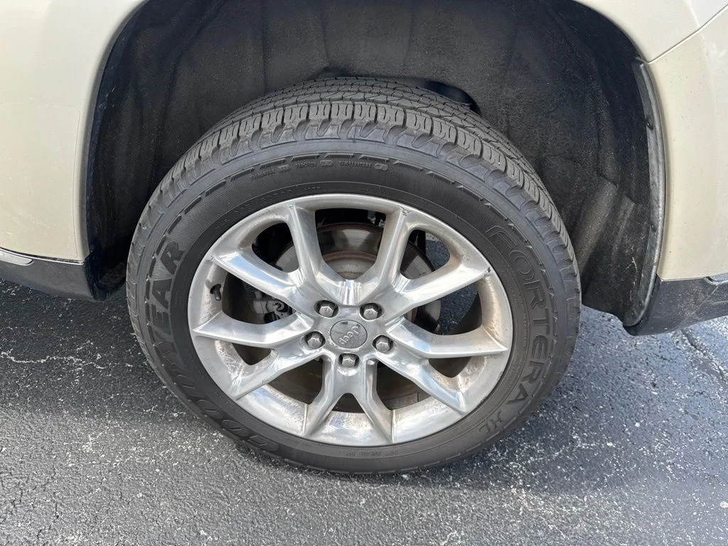 Used 2014 Beige Jeep Summit image 49