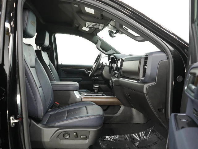 Used 2025 Black Chevrolet High Country image 10