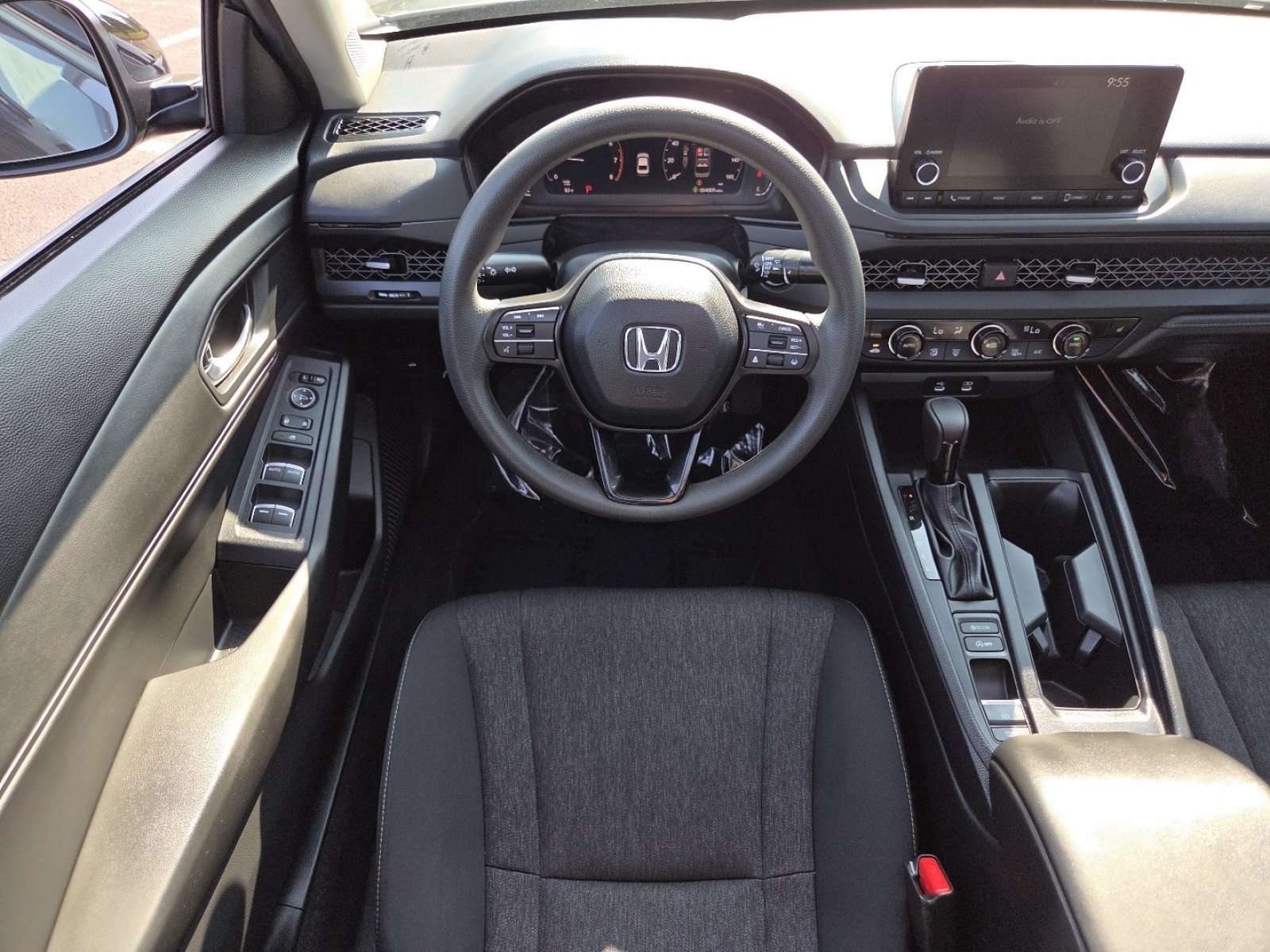 Certified Used 2025 Meteorite Gray Metallic Honda SE image 27